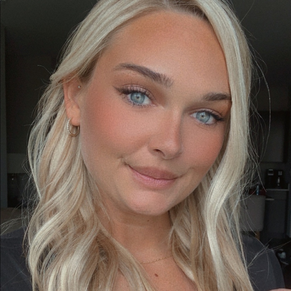Meet your Posher, Courtney